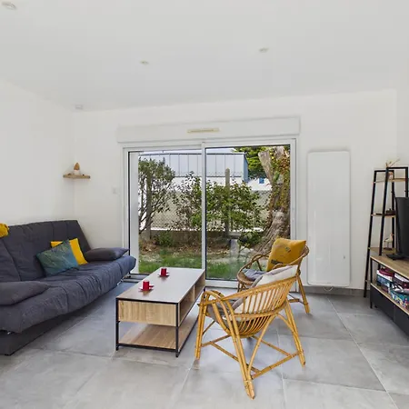 Ferienhaus 50 M De La Plage, Maison & Jardin - 2 Adultes Et Un Enfant *