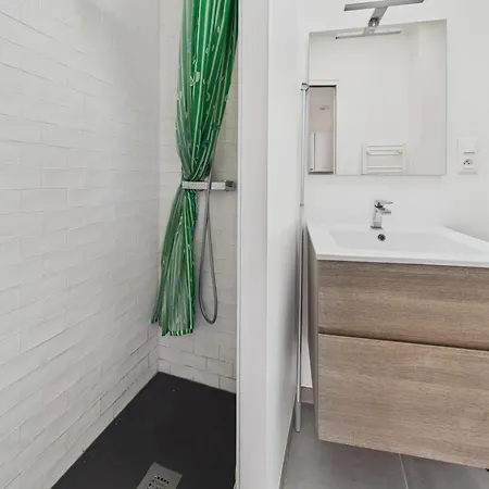50 M De La Plage, Maison & Jardin - 2 Adultes Et Un Enfant Ferienhaus