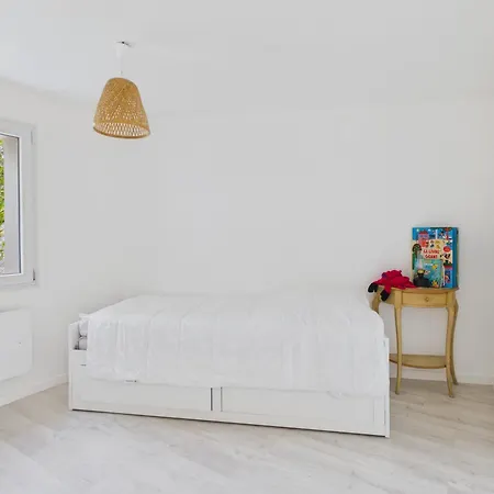 50 M De La Plage, Maison & Jardin - 2 Adultes Et Un Enfant Ferienhaus