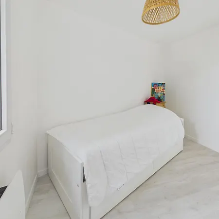 50 M De La Plage, Maison & Jardin - 2 Adultes Et Un Enfant Ferienhaus *